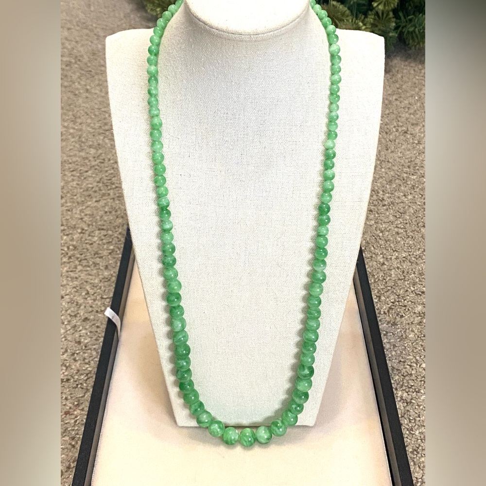 Vintage Green Glass Graduated Ball Necklace